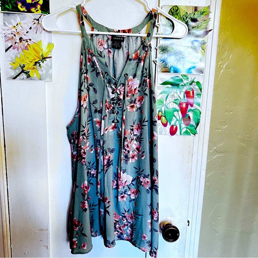 Torrid open tie front Floral top Size 0